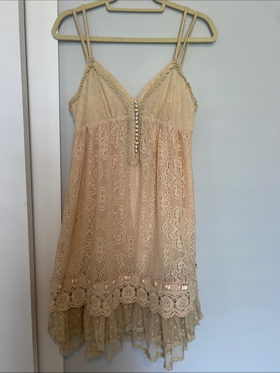 Ryu Dresses & Skirts - Vintage style cream color dress